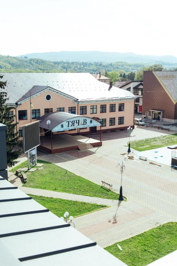 Готель Тячів Buitenkant foto