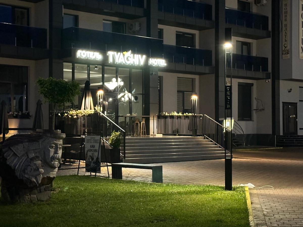Готель Тячів Buitenkant foto